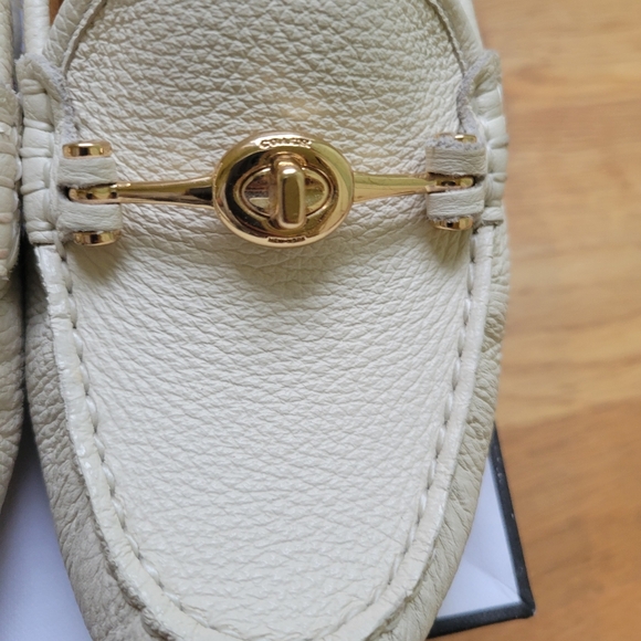 Coach Arlene Ivory Loafer Moc, size 9B - Picture 3 of 10